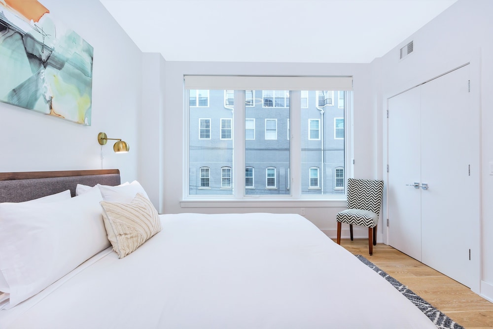 Dharma Home Suites Hoboken at Grand - photo 12