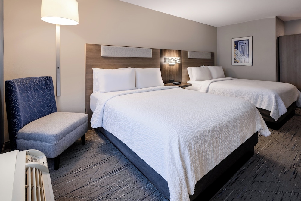 Holiday Inn Express & Suites Flowood by IHG - photo 23