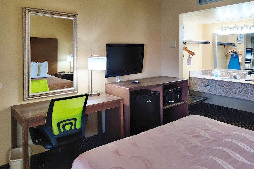 Econo lodge Flagstaff East I 40 - photo 16