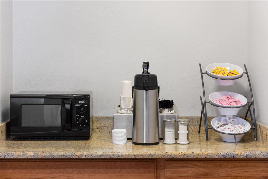 Microtel Inn by Wyndham Albany Airport - photo 24
