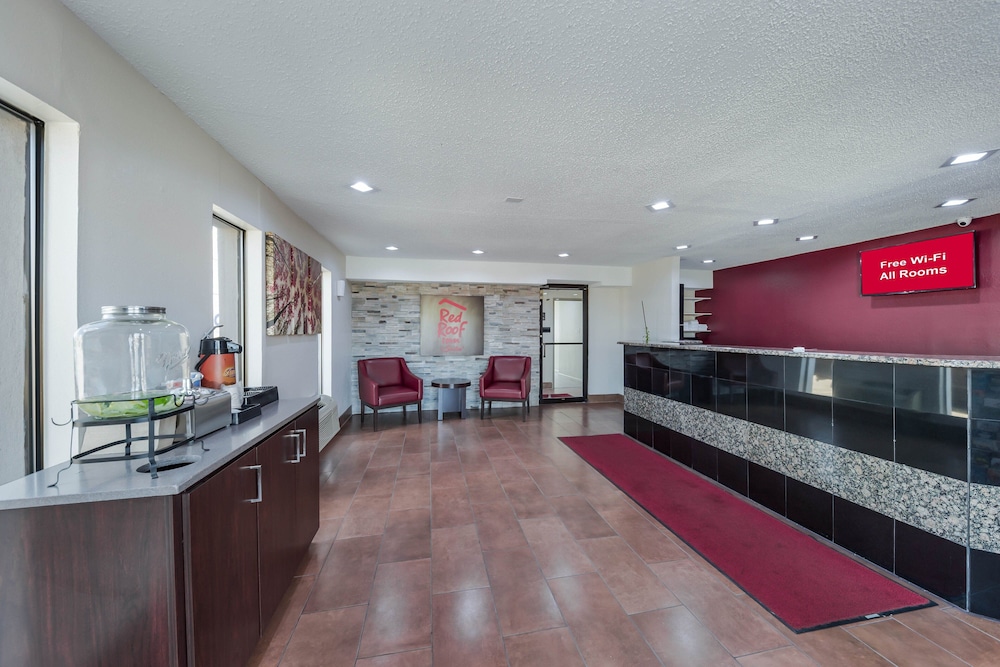 Red Roof Inn & Suites Denton - photo 2