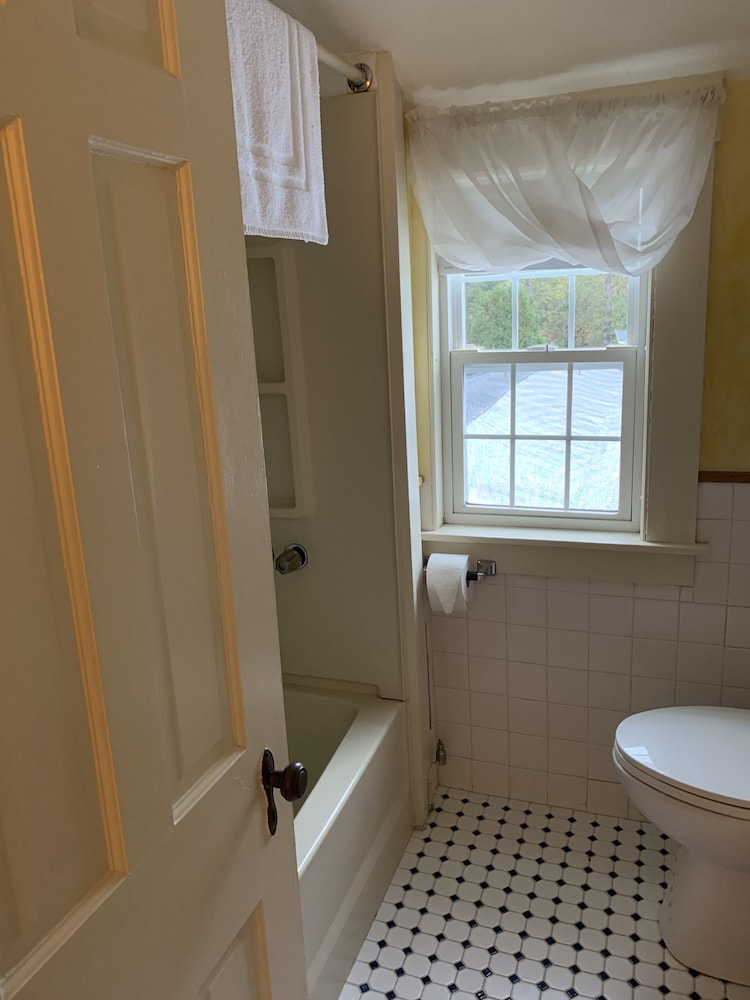 Lovett s Inn and Restaurant - photo 37