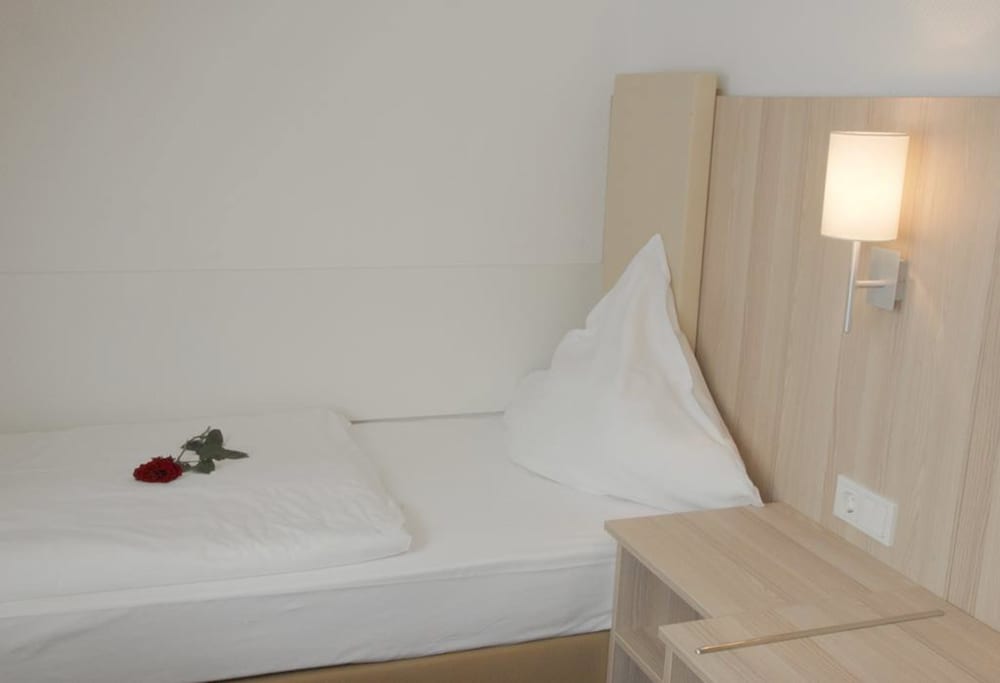 Hotel Domblick Garni — Koeln — photo 3