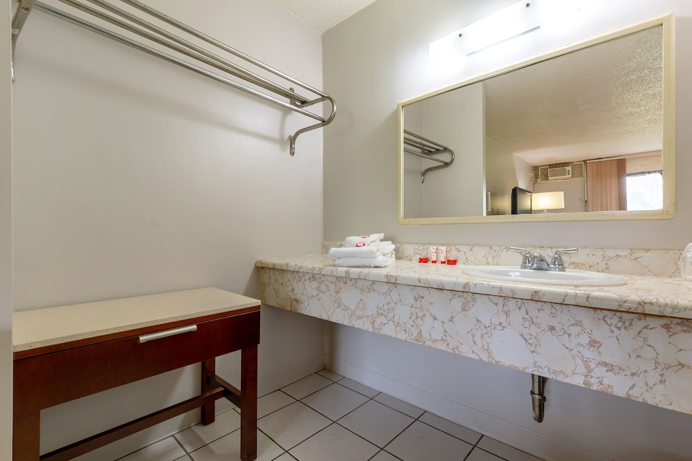 Americas Best Value Inn Rockford - photo 44