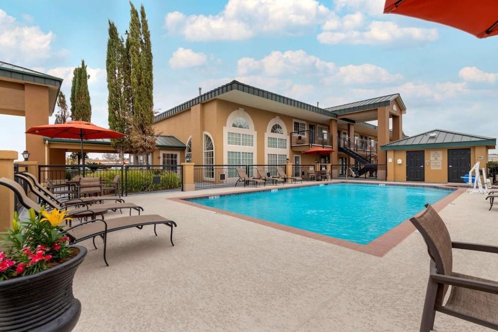 Marble Falls Inn - photo 21