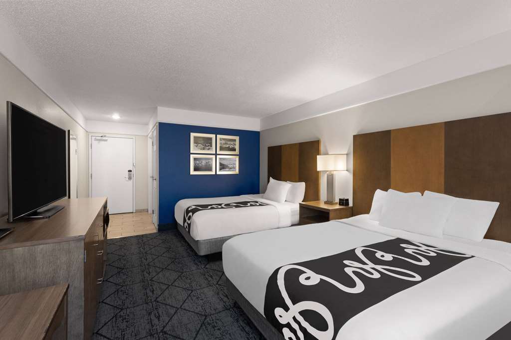 La Quinta Inn and Suites by Wyndham at WaTiki Waterpark - photo 38