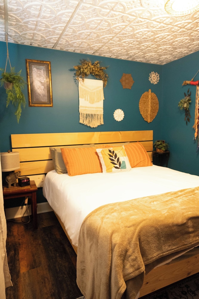 Monroe Street Suites - photo 17
