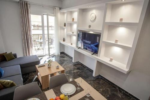 Newly Renovated 2 Bedroom Condo In Athens — 4-Star Luxury Hotel in Athens, Greece