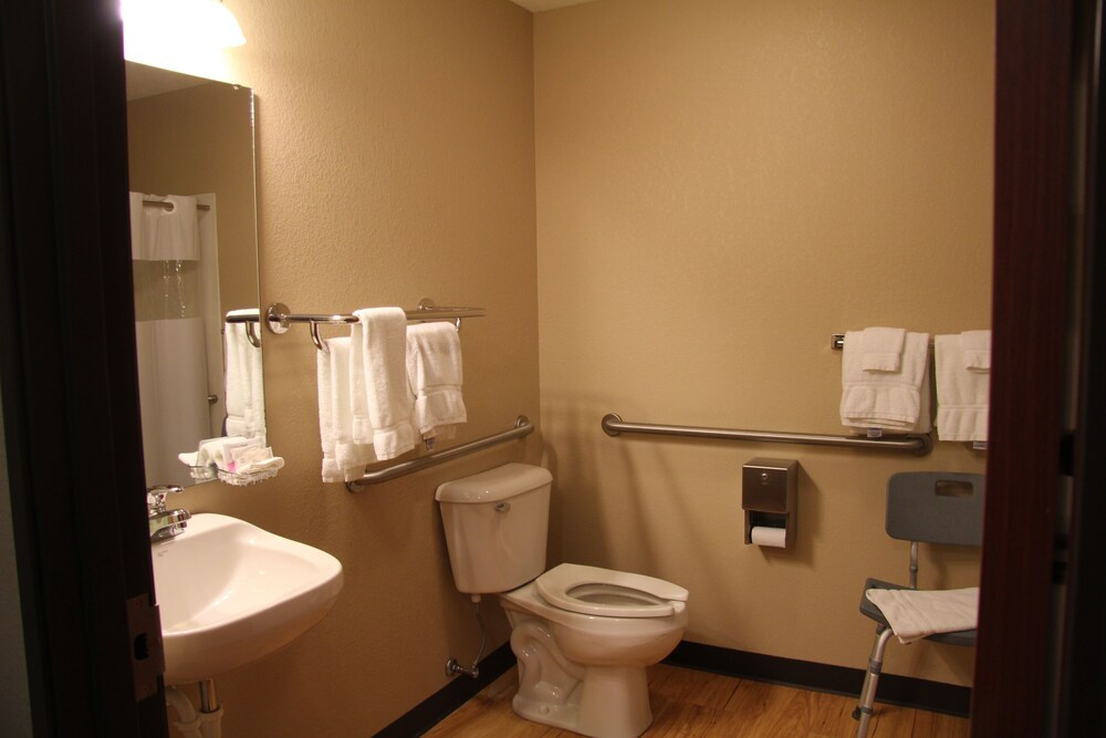 Green Acres Hotel - photo 17