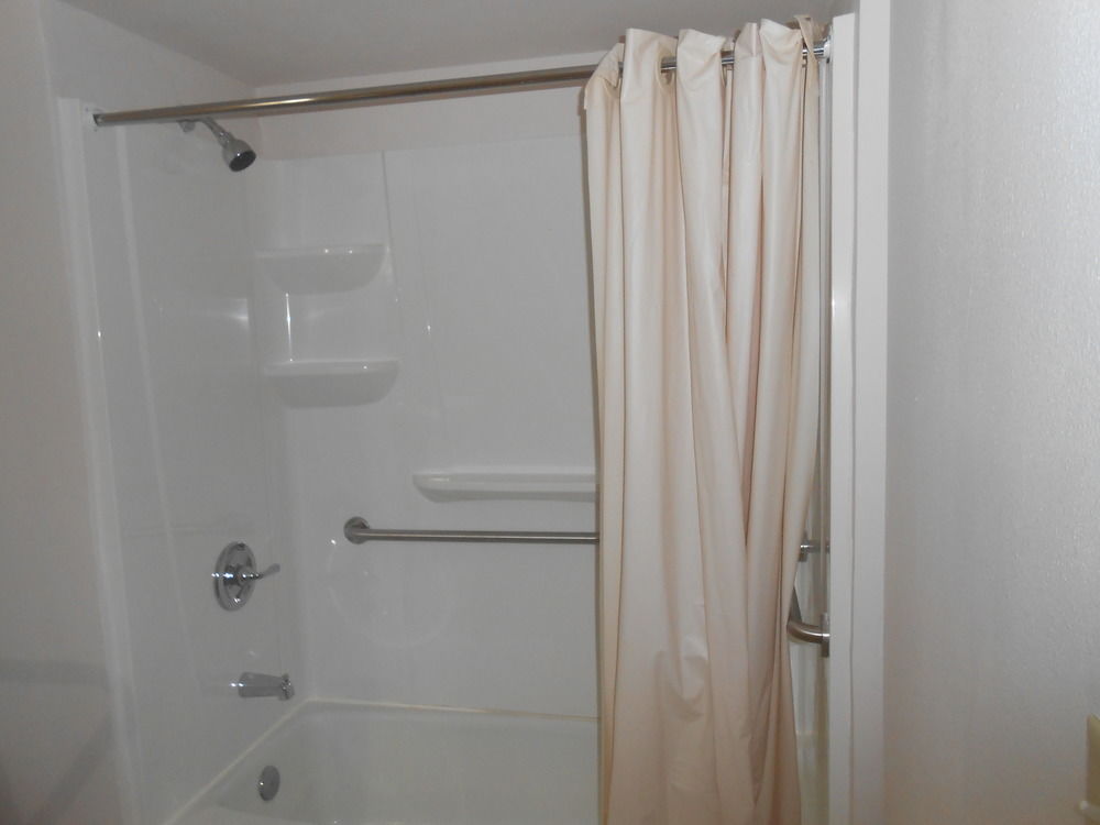 Americas Best Value Inn Williamsburg Lightfoot Area - photo 8
