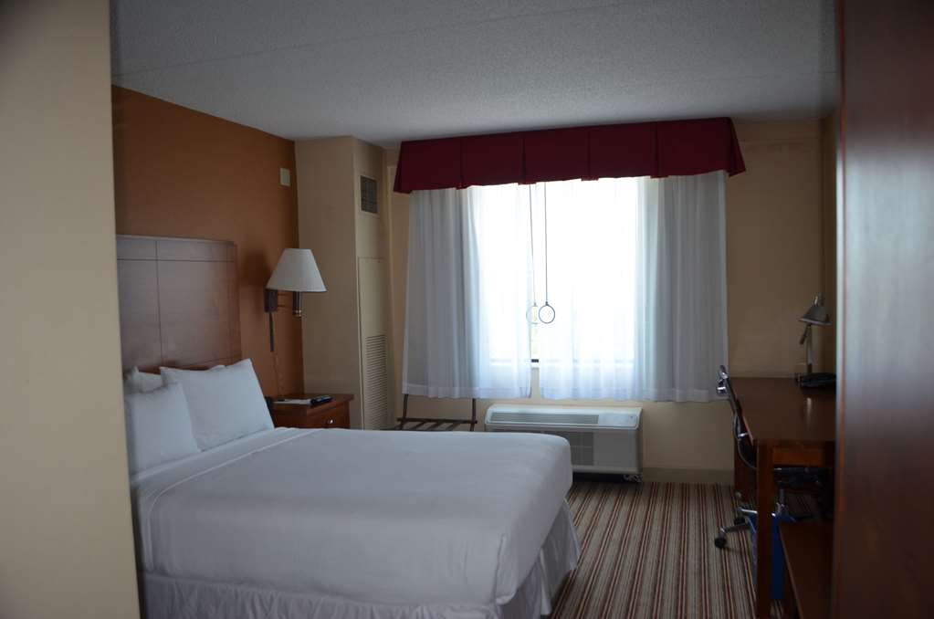 Radisson Hotel Detroit Metro Airport - photo 20
