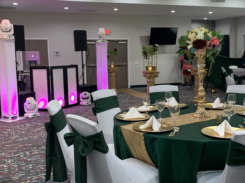 Hampton Inn & Suites Houston East Beltway 8 - photo 28