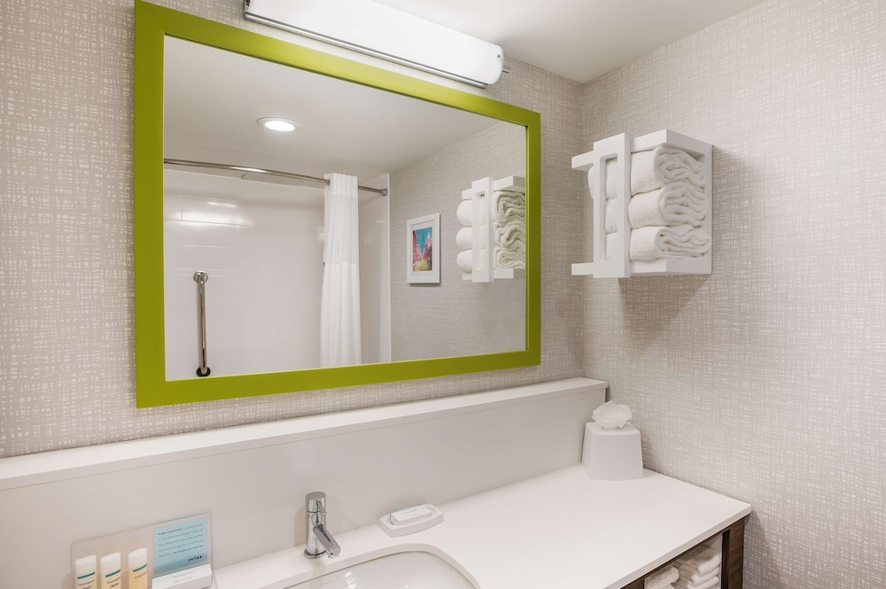 Hampton Inn & Suites Houghton - photo 20