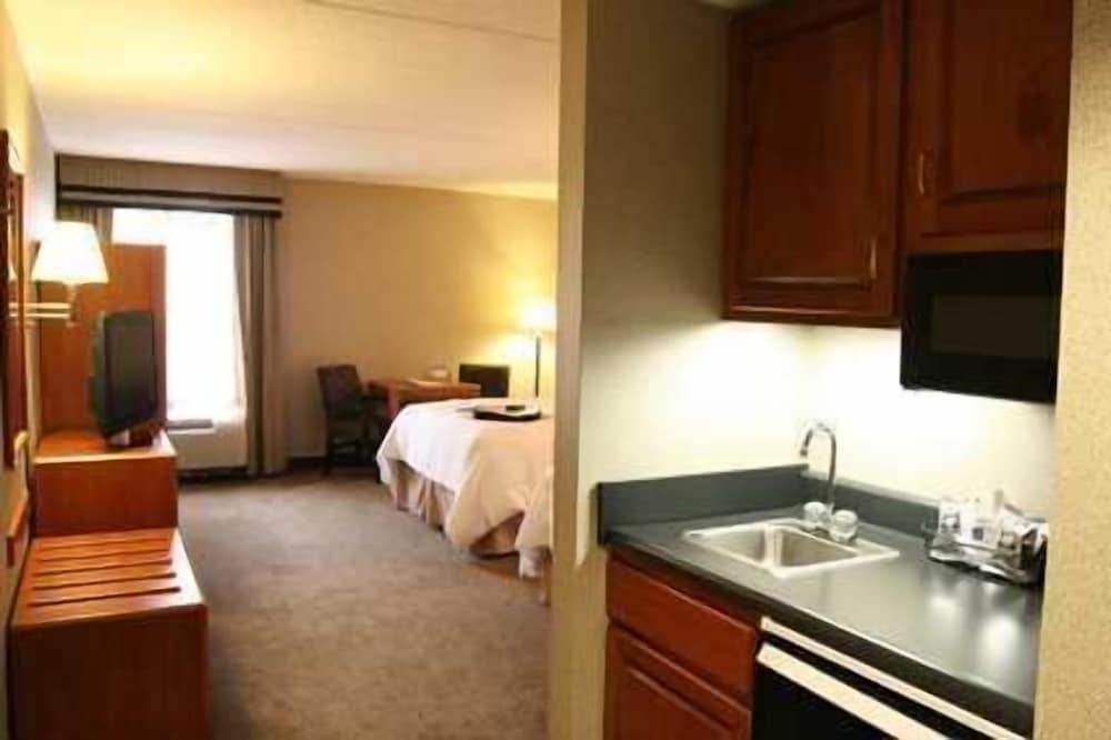 Hampton Inn Columbus Taylorsville Edinburgh - photo 20