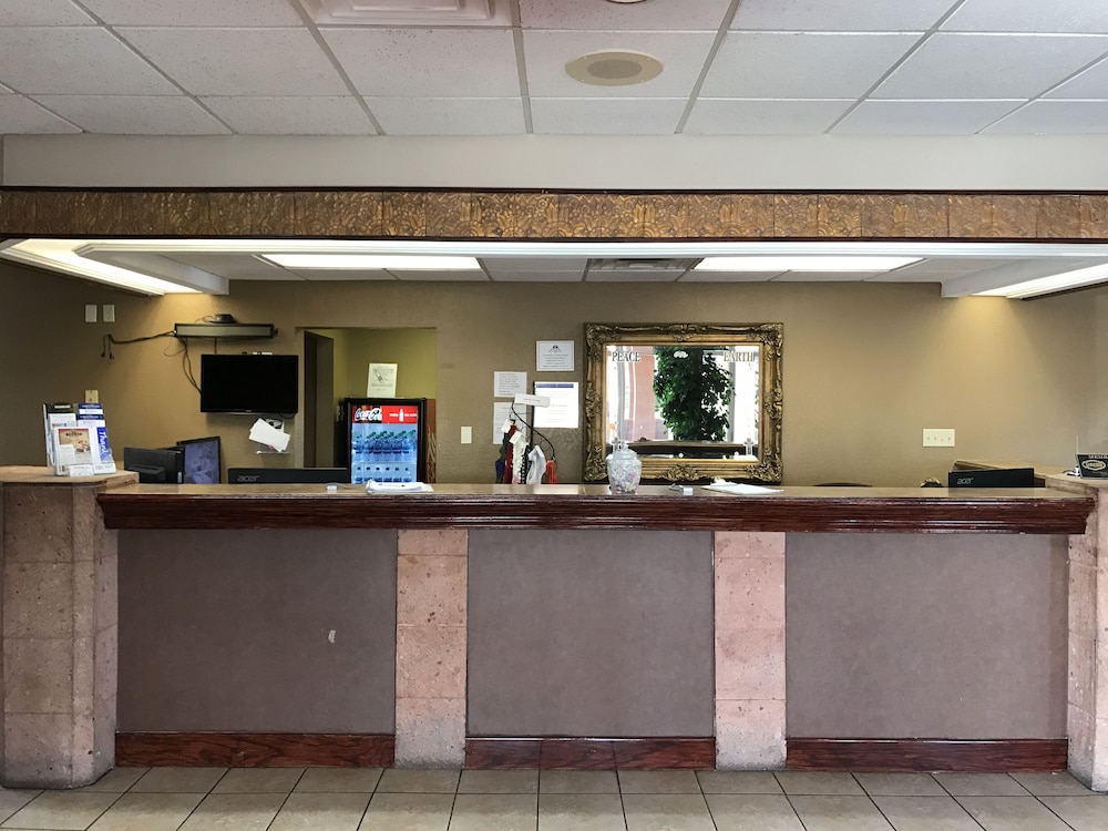 Americas Best Value Inn Laredo - photo 3
