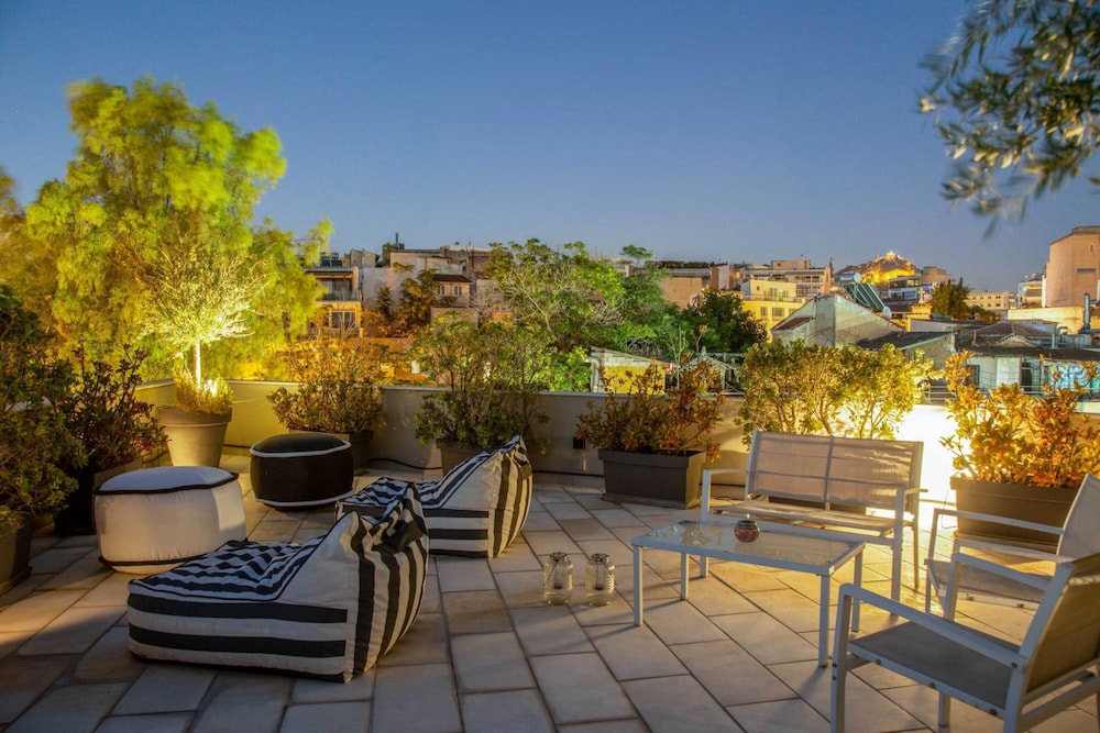 Fantastic Central Athens Suite With Rooftop Deck — 4-Star Luxury Hotel in Athens, Greece