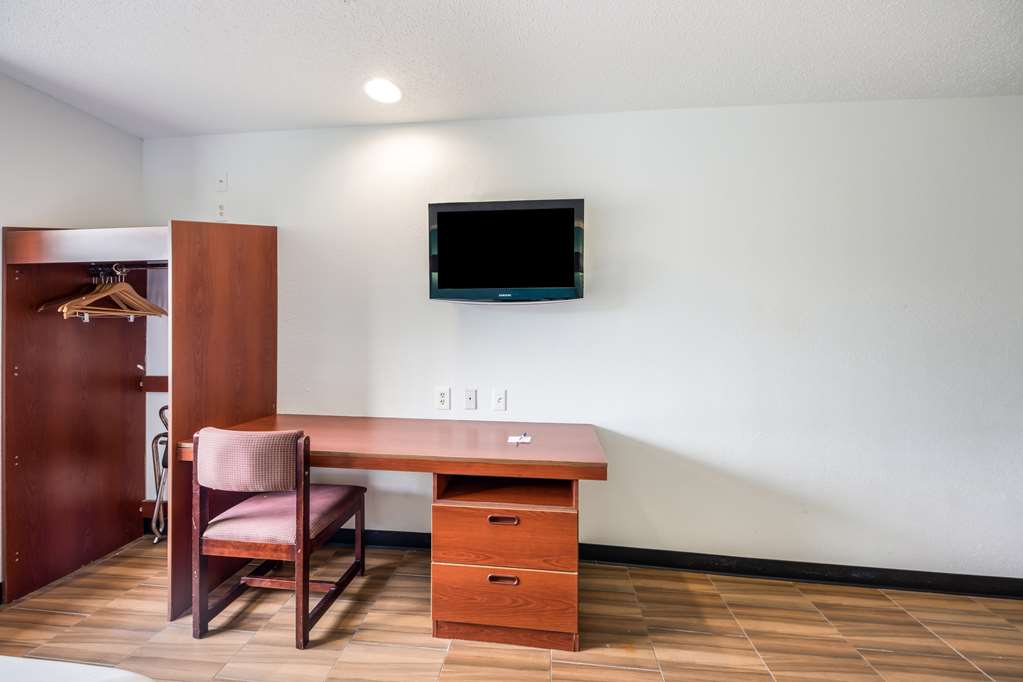 Americas Best Value Inn & Suites Brunswick - photo 15