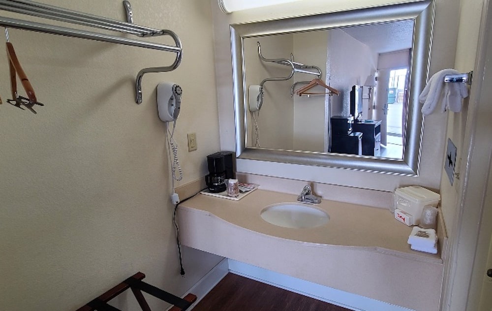 Red Roof Inn Tifton - photo 12
