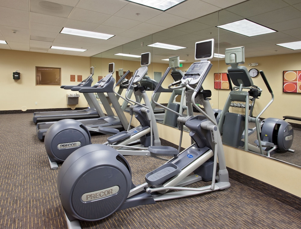 Holiday Inn & Suites Oakland Airport by IHG - photo 47