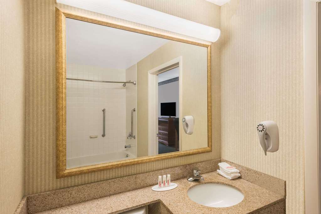 Days Inn by Wyndham Rutland Killington Area - photo 14