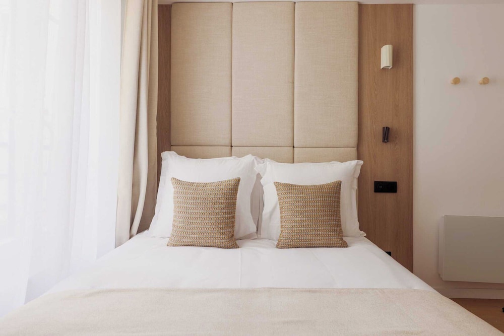 Elegant Studio 2P Montorgueil grands Boulevards — 4-Star Luxury Hotel in Paris, France