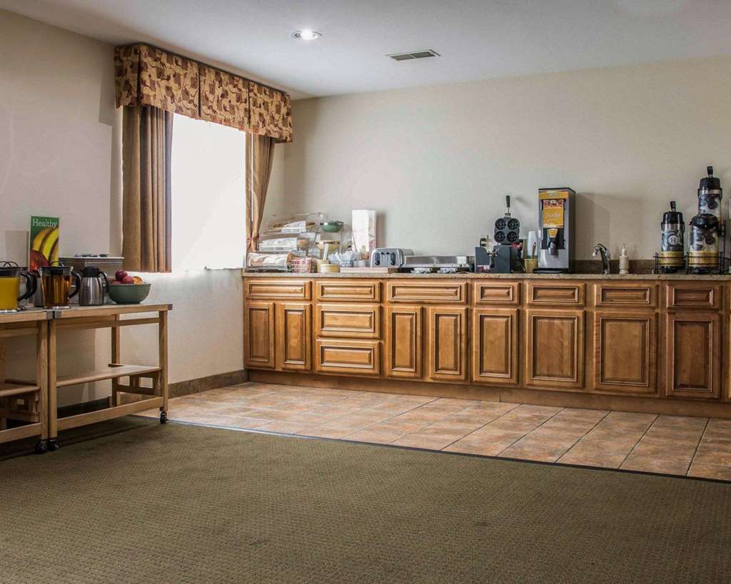 Quality Inn Durand I 69 - photo 42