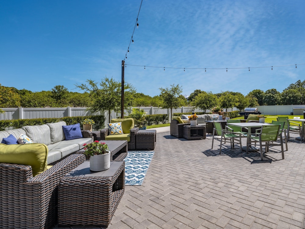 Holiday Inn Express & Suites Ruskin by IHG - photo 37