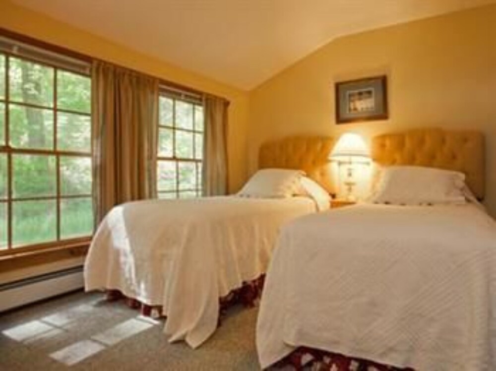 Arlington's West Mountain Inn - photo 40