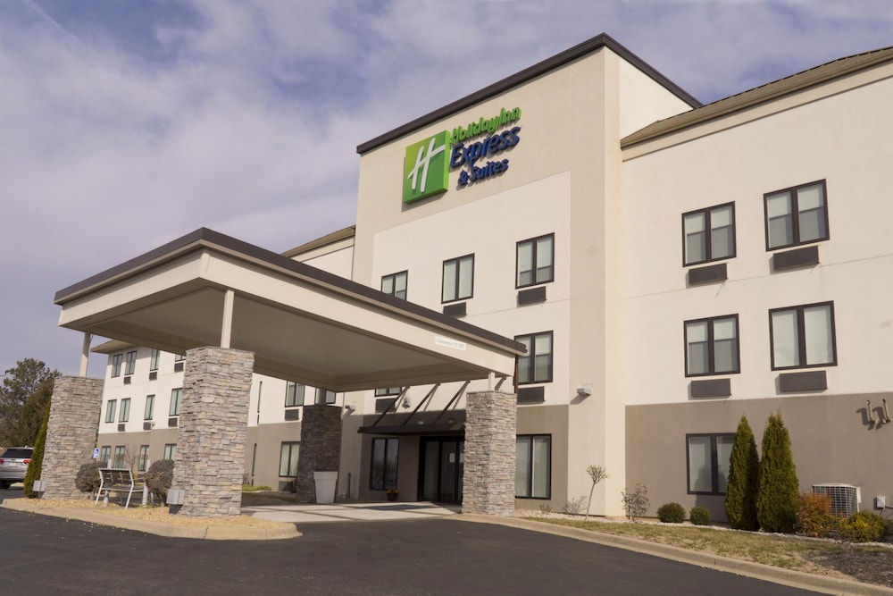 Holiday Inn Express Hotel & Suites Madison by IHG - photo 80