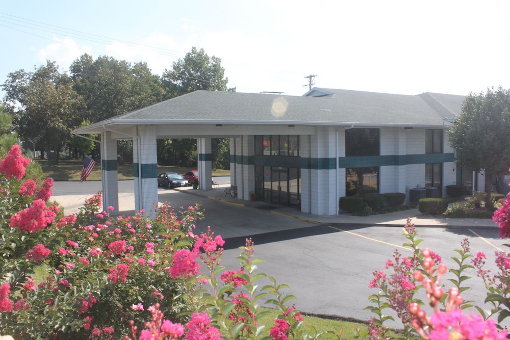 Ozark Valley Inn - last minute hotel in Branson
