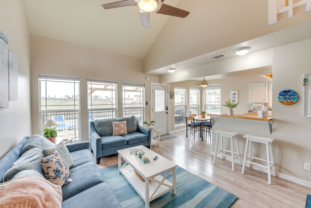 Waterfront Mustang Island Condo with Dock — 4-Star Luxury Hotel in Corpus Christi, United States