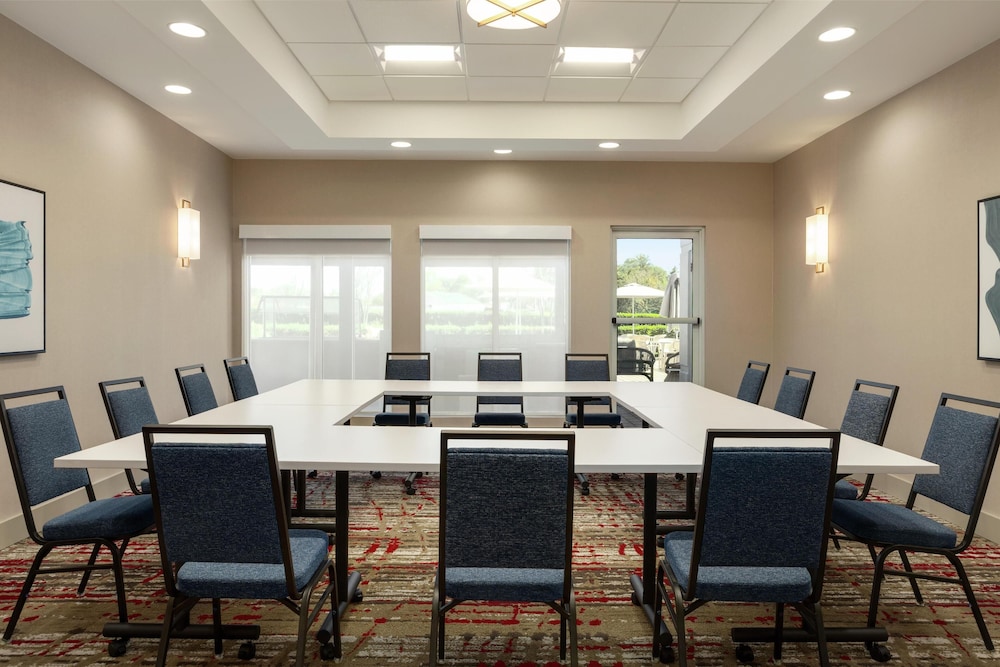 Hilton Garden Inn Riverhead - photo 36