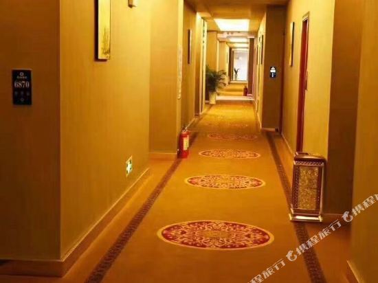 baoli Hotel — Unknown City — photo 2