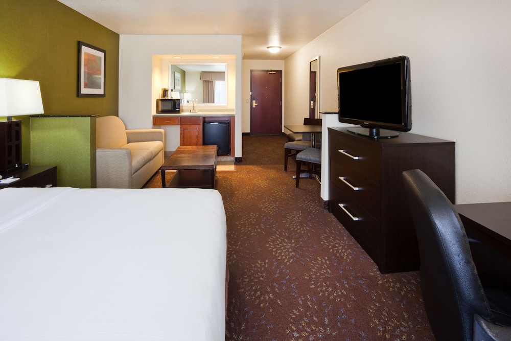 Holiday Inn Express & Suites Aberdeen by IHG - photo 9