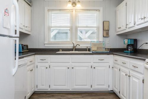 Jerseys Shore by Oak Island Accommodations - photo 32