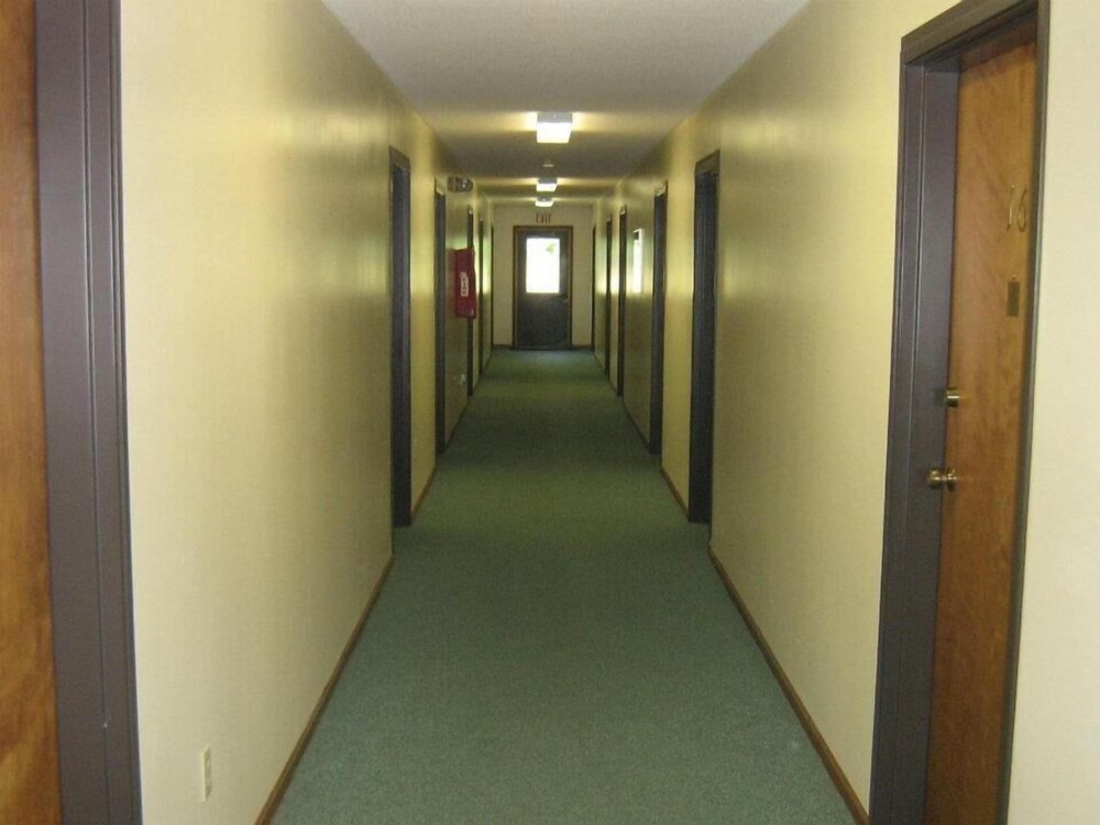 Chapel Hill Motel - photo 22