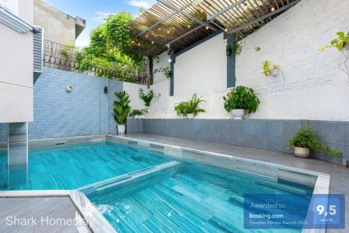 Shark Homestay 196 Free Bida Karaoke Gần Biển Bãi Sau Vũng Tàu — 5-Star Luxury Hotel in Vung Tau, Vietnam