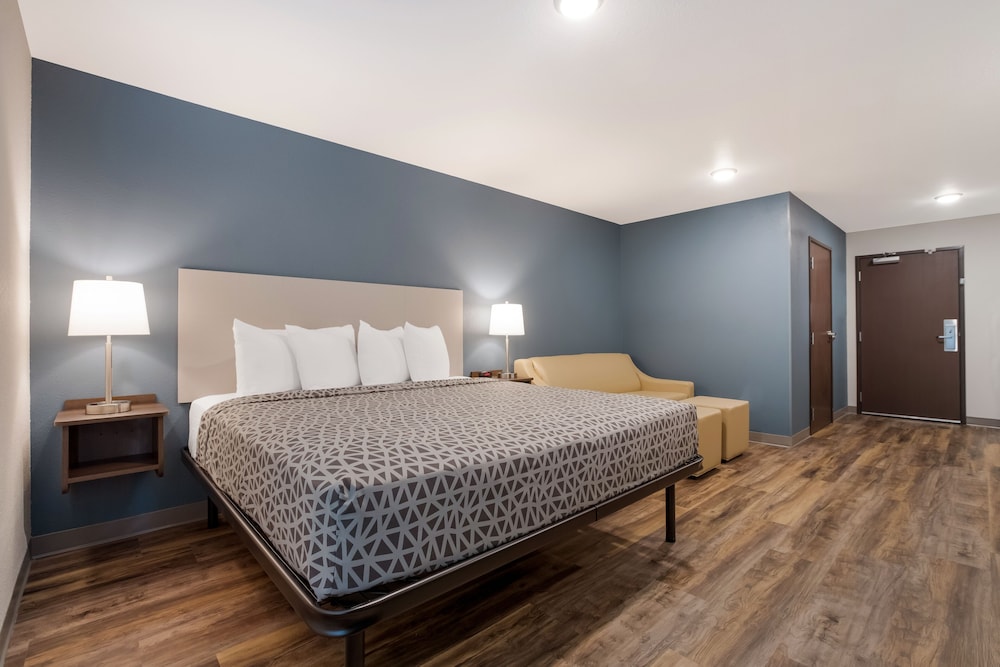 WoodSpring Suites South Brunswick Princeton - photo 15