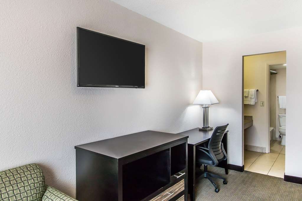 Quality Inn Hinesville Fort Stewart Area - photo 15