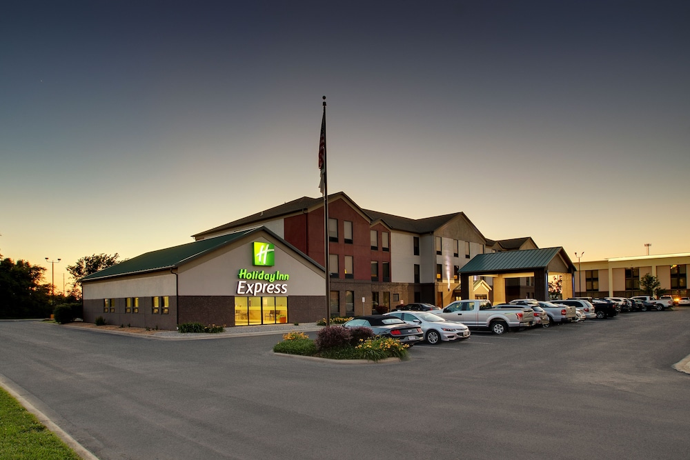 Holiday Inn Express & Suites Lebanon by IHG - photo 38