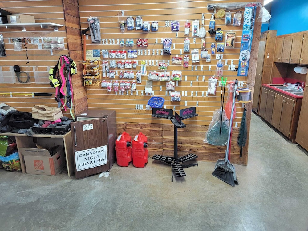 Beaver Dam Dive Shop and Resort - photo 27
