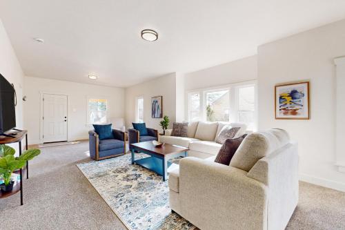 Fountain District Bungalow — 4-Star Luxury Hotel in Bellingham, United States