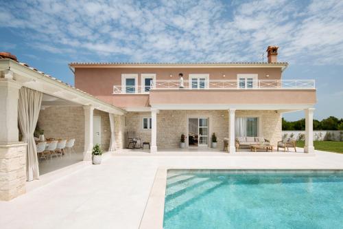 Villa Simona Residence — 5-Star Luxury Hotel in Zminj, Croatia