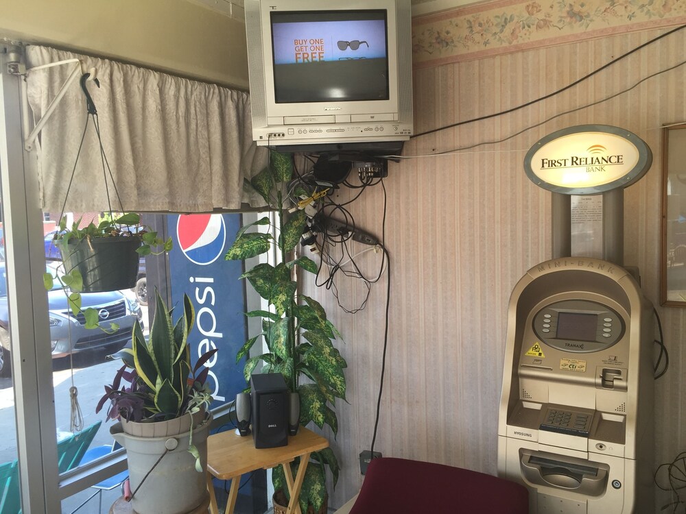 Coral Sands Motel - photo 4