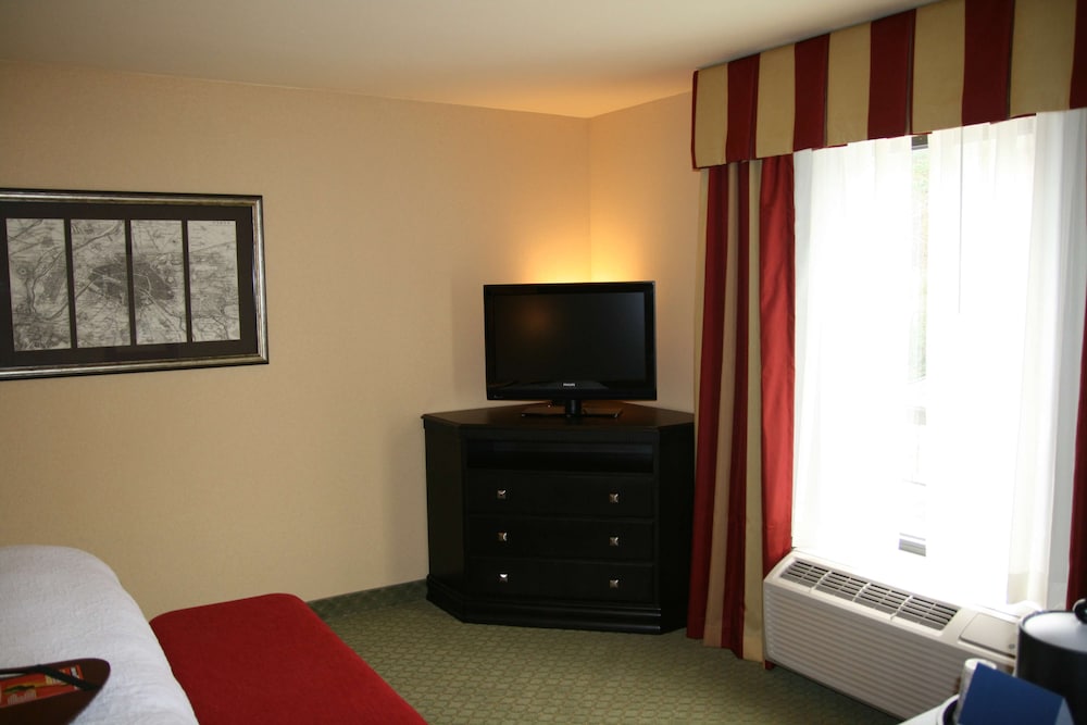 Hampton Inn Jacksonville Anniston Area - photo 22
