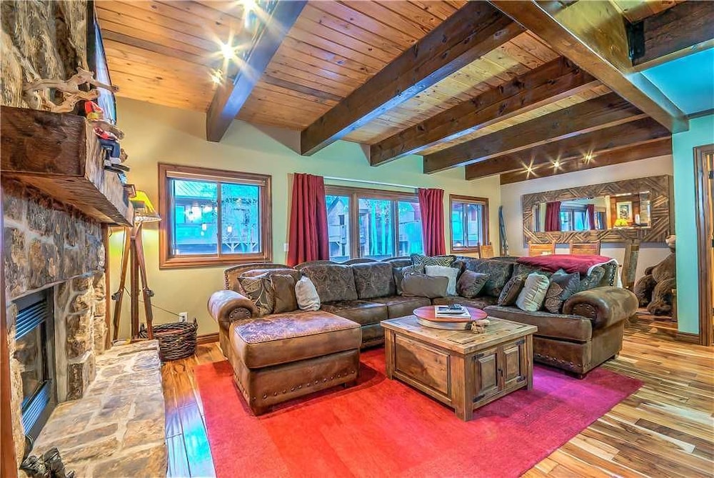 Waterford 24 — 4-Star Luxury Hotel in Steamboat Springs, United States