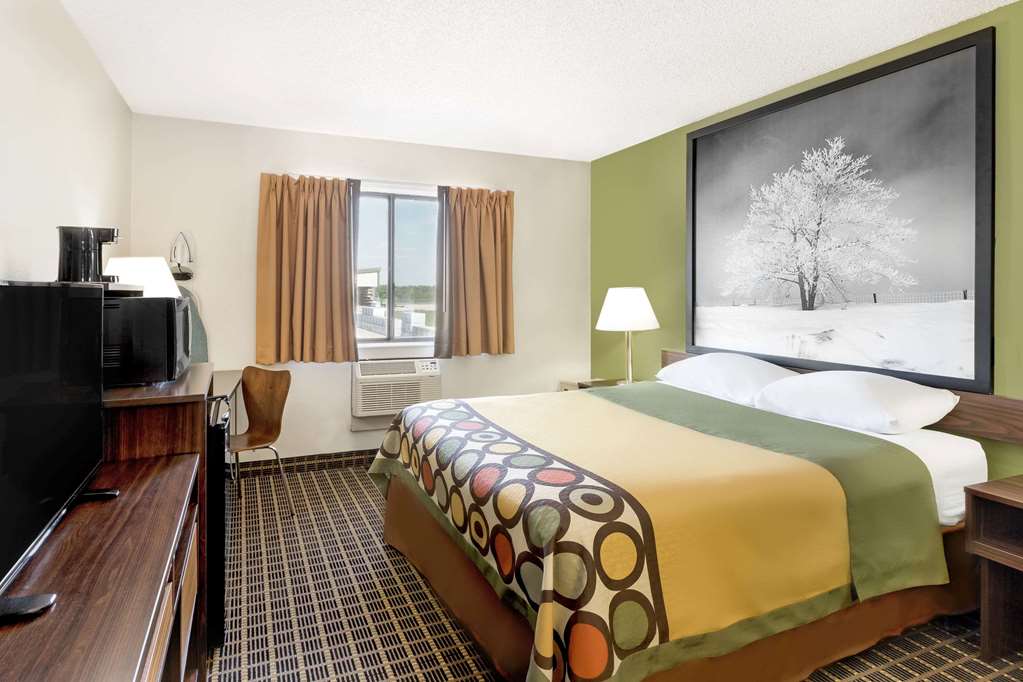 Super 8 by Wyndham Norfolk - photo 2