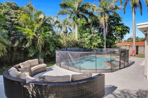 Lighthouse Point Oasis w Pool and Hot Tub Near Beach — 4-Star Luxury Hotel in Lighthouse Point, United States