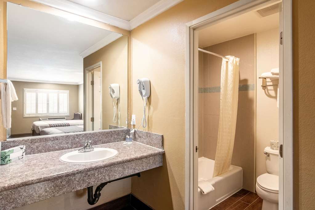 Rodeway Inn Artesia Cerritos - photo 26