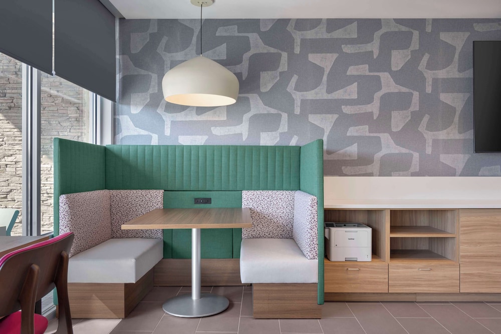 Home2 Suites By Hilton Sanford Orlando North — hotel in Sanford